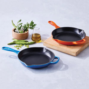 Le Creuset Signature Volcanic Cast Iron Skillet with Metal Handle 26cm